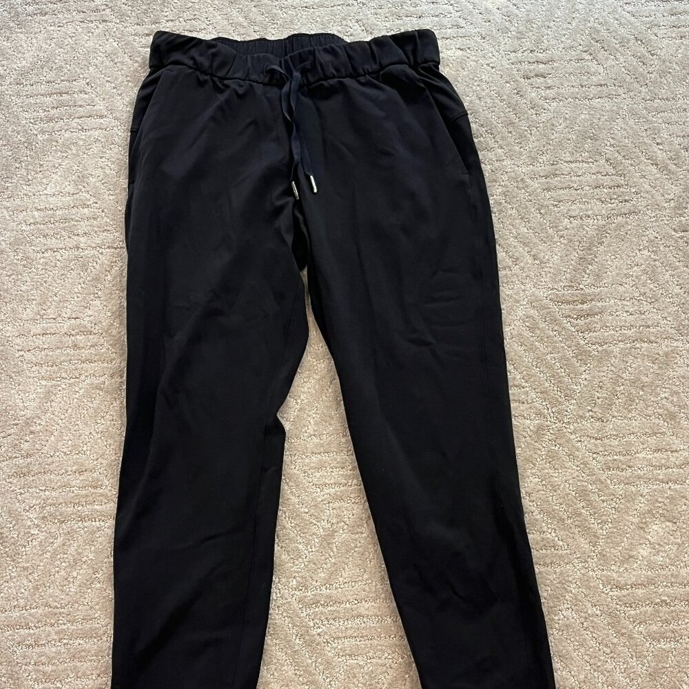 Lululemon Mid-Rise 7/8 Length Pant, Black, Size 6
